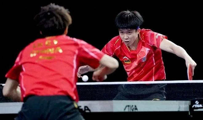 在青少年足 在青少年足